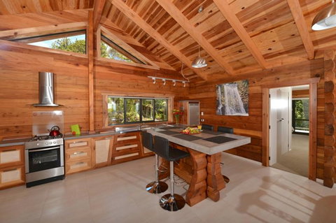 Fern Ridge Hideaway - Accommodation New Zealand 3