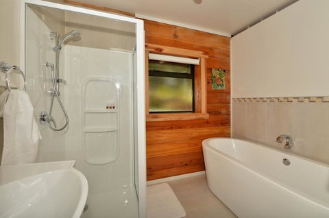 Fern Ridge Hideaway - Accommodation New Zealand 8