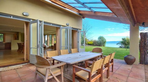 Lake Front Taupo - Accommodation New Zealand 2