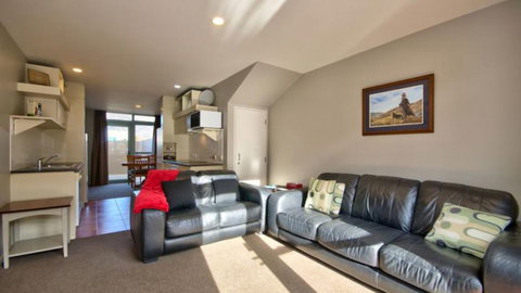 ASURE Queenstown Gateway Apartments  - Accommodation New Zealand 4