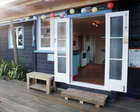 Black Bach - Tolaga Bay - Accommodation New Zealand 1