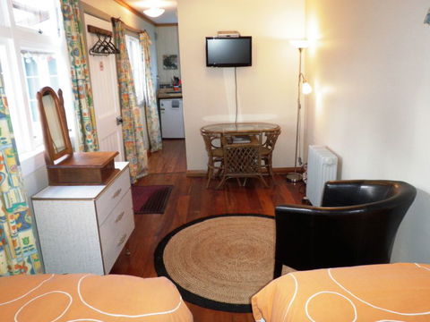 Black Bach - Tolaga Bay - Accommodation New Zealand 8