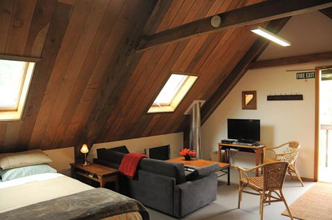The Barn On Valley Road Vineyard - Accommodation New Zealand 3