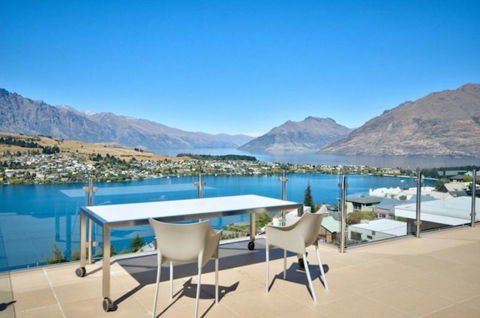 Mountain & Lake Views - Accommodation New Zealand 2