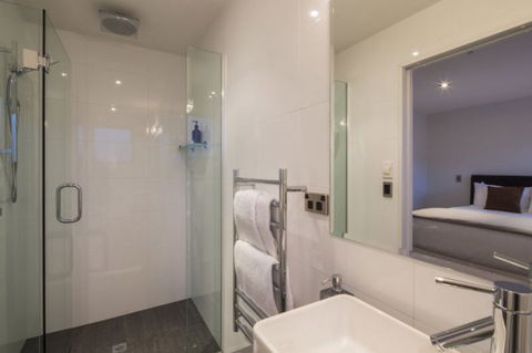 Mountain & Lake Views - Accommodation New Zealand 8