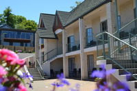 Colonial Lodge Motel