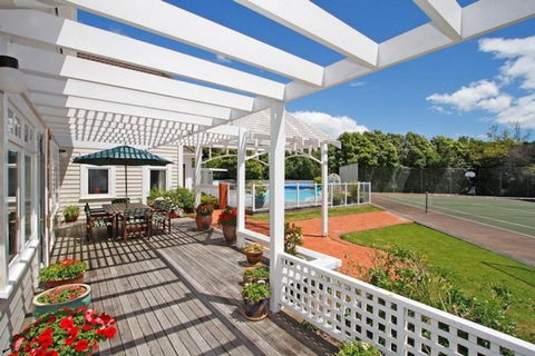 Kefalonia Luxury Retreat - Accommodation New Zealand 1