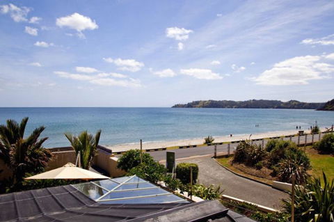 On The Beach - Accommodation New Zealand 0