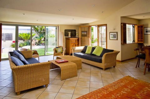 On The Beach - Accommodation New Zealand 3