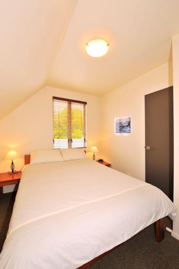 Awatea Chalet - Accommodation New Zealand 4