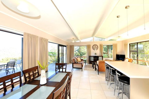 At Cathedral Cove - Accommodation New Zealand 1