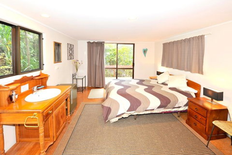 At Cathedral Cove - Accommodation New Zealand 3