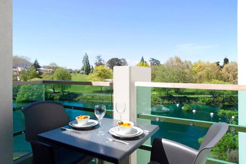 Watermark Harbourside Villa - Accommodation New Zealand 0