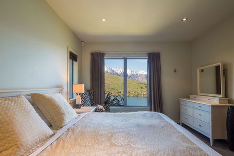 Views On Tussock  - Accommodation New Zealand 6