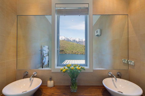 Views On Tussock  - Accommodation New Zealand 7