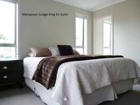Manapouri Lodge - Quality 5-star Home - Accommodation New Zealand 5