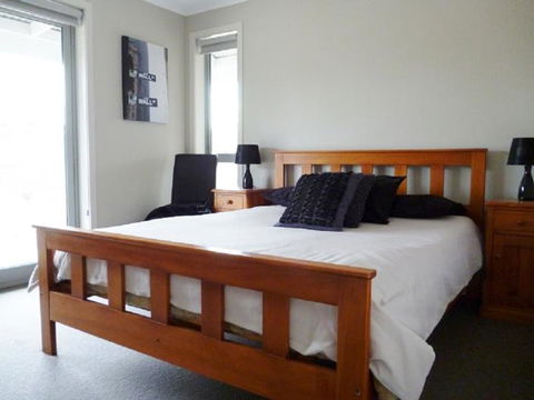 Manapouri Lodge - Quality 5-star Home - Accommodation New Zealand 7