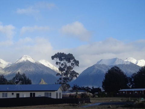 Manapouri Lodge - Quality 5-star Home - Accommodation New Zealand 11