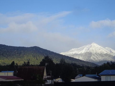 Manapouri Lodge - Quality 5-star Home - Accommodation New Zealand 12
