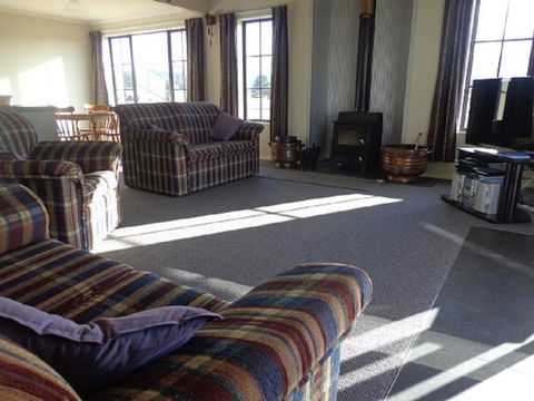 The Hut - Quality Te Anau Home - Accommodation New Zealand 9