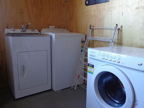 The Hut - Quality Te Anau Home - Accommodation New Zealand 10