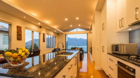 Mountain Vista  - Accommodation New Zealand 5