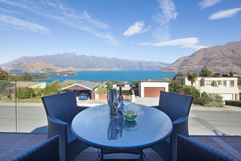 Mountain Vista  - Accommodation New Zealand 14