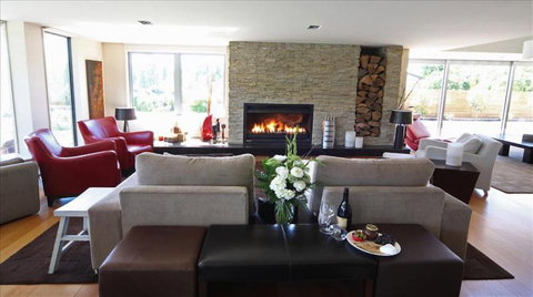 Lakefront Wanaka House - Accommodation New Zealand 3