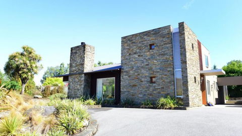 Lakeside Residence Wanaka - Accommodation New Zealand 0