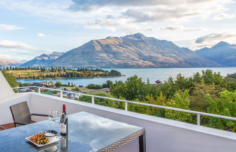 Views On York - Accommodation New Zealand 0