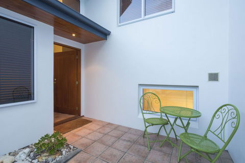 Views On York - Accommodation New Zealand 5