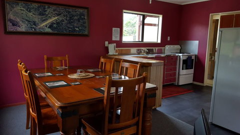 Whanganui River Adventures - Pipiriki Cottage - Accommodation New Zealand 6