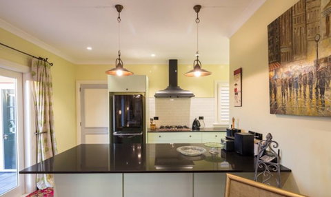 Richmond Townhouse - Accommodation New Zealand 5