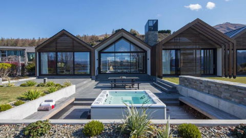 Sunrise Bay, Wanaka - Accommodation New Zealand 0