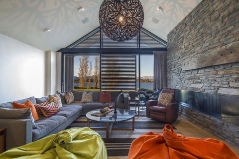 Sunrise Bay, Wanaka - Accommodation New Zealand 7