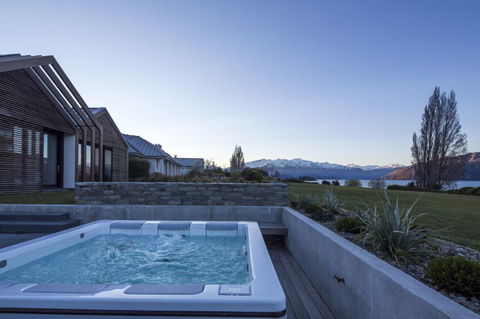 Sunrise Bay, Wanaka - Accommodation New Zealand 8
