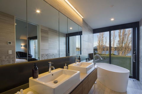 Sunrise Bay, Wanaka - Accommodation New Zealand 10