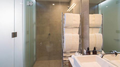 Sunrise Bay, Wanaka - Accommodation New Zealand 16