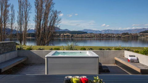 Sunrise Bay, Wanaka - Accommodation New Zealand 22