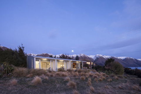 Wilderness Lakehouse - Accommodation New Zealand 0
