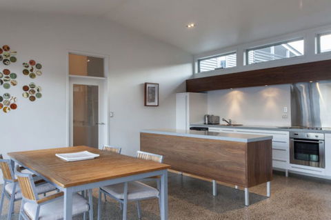 Wilderness Lakehouse - Accommodation New Zealand 4