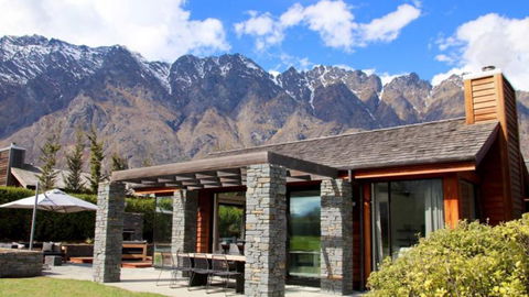 Sun Peaks Villa - Accommodation New Zealand 1