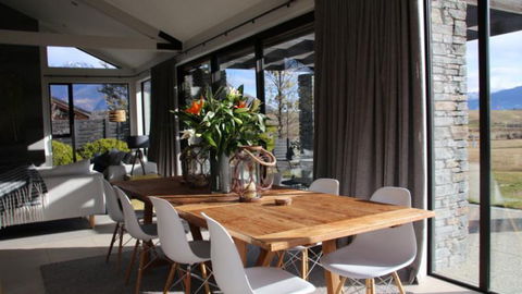 Sun Peaks Villa - Accommodation New Zealand 10