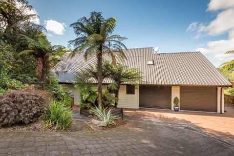 Retreat On The Ridge - Accommodation New Zealand 1