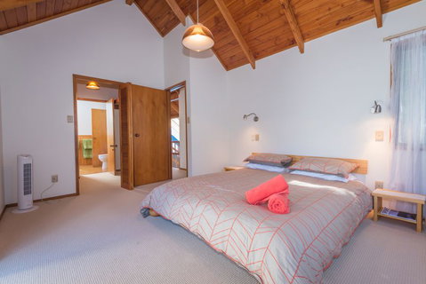 Retreat On The Ridge - Accommodation New Zealand 4