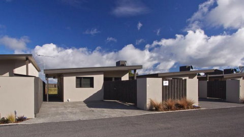 Station Chalets - Accommodation New Zealand 4