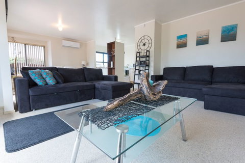 Number 9 Retreat - Accommodation New Zealand 0