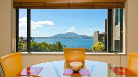 Baywatch - Acacia Bay Holiday House - Accommodation New Zealand 7