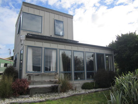 Surfinn Eco Cottage - Accommodation New Zealand 0