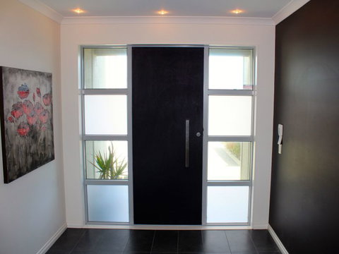 Waikanae Views - Waikanae Beach Holiday Home - Accommodation New Zealand 1
